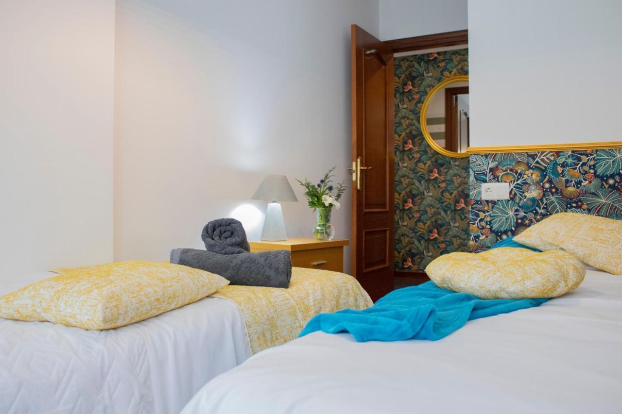 Luxury Singular Apartamento 4 Dormitorios サンティアゴ・デ・コンポステーラ エクステリア 写真
